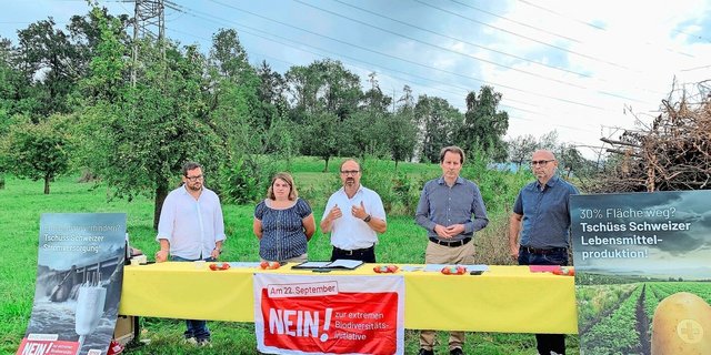 Alle sind gegen die Biodiversitäts-Initiative (v. l.): Daniel Abt, Nadine Iten, Thomas Rickenbacher, Thomas Aeschi und Jean-Luc Mösch. 