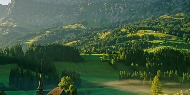 Schangnau ist das Büffel-Dorf der Schweiz geworden. Das beschauliche Dorf im Emmental hat auch touristisch von den Büffeln profitiert.