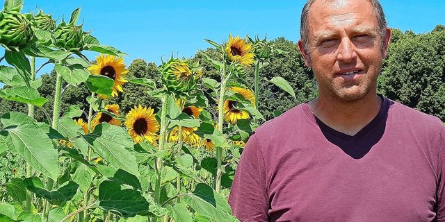 Thomas Kyburz ist seit 2006 Pächter des Bäumlihofs. Schnittblumen sind sein Hauptbetriebszweig.