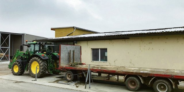 Der für 40 km/h zugelassene Anhänger wurde einer gründlichen Prüfung unterzogen. Nun, wo er frisch instand gesetzt wurde, ist er wieder bereit für den Einsatz. (Bild Lukas Streit)