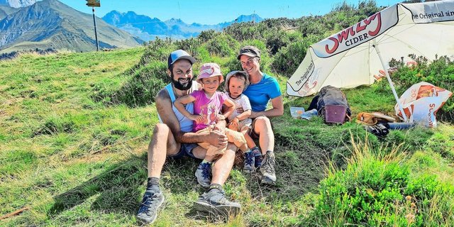 So oft wie möglich geniessen wir die Zeit als Familie, denn von nun an werden wir bis zur Alpabfahrt unter der Woche an verschiedenen Orten wohnen.