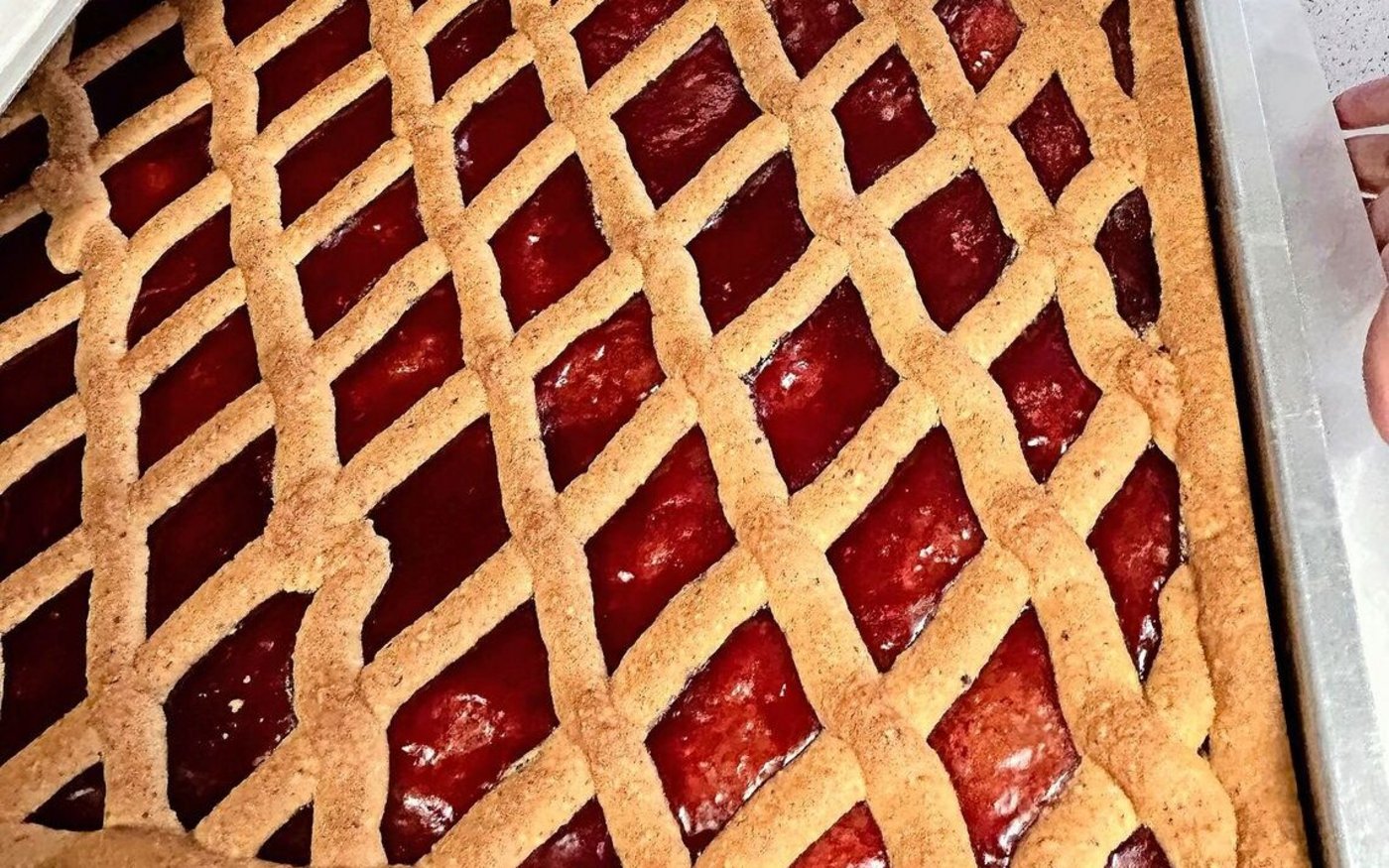 Die Bäuerin vertreibt ihre Produkte über die unterschiedlichsten Absatzwege. So auch unter dem Label «Huusgmachts us Landfrauehand».