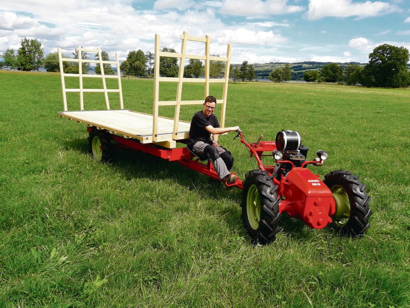 Levin Muff begeisterte sich schon früh für Landmaschinen. Im August beginnt er die Lehre als Landmaschinenmechaniker. (Bild zVg)