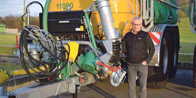   Daniel Hänni ist einer der Mitbesitzer von Hadorn's Gülletechnik AG in Leimiswil BE. In der ganzen Schweiz sind zurzeit hundert Güllefässer von ihnen vermietet. (Bild Peter Fankhauser)