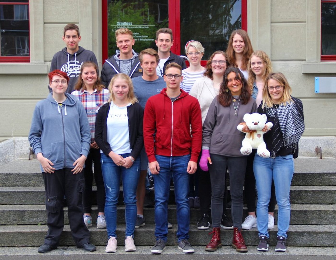 Die Klasse A der Berufsmaturandinnen und Maturanden des Lehrgangs Natur, Landschaft und Lebensmittel (Bild zVg). 