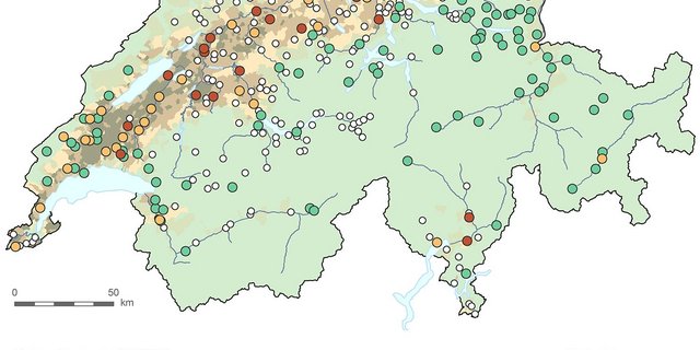 Maximalwert pro NAQUA-Messstelle. BG: Analytische Bestimmungsgrenze. Die Karte zeigt auf Grundlage der Ergebnisse von etwa 200 Messstellen (Pilotstudie 2017/2018 und Langzeitmonitoring 2018) eine weiträumige Verbreitung von Chlorothalonil R417888 im Grundwasser des Mittellandes und einiger grosser Talebenen. (Karten Bafu)