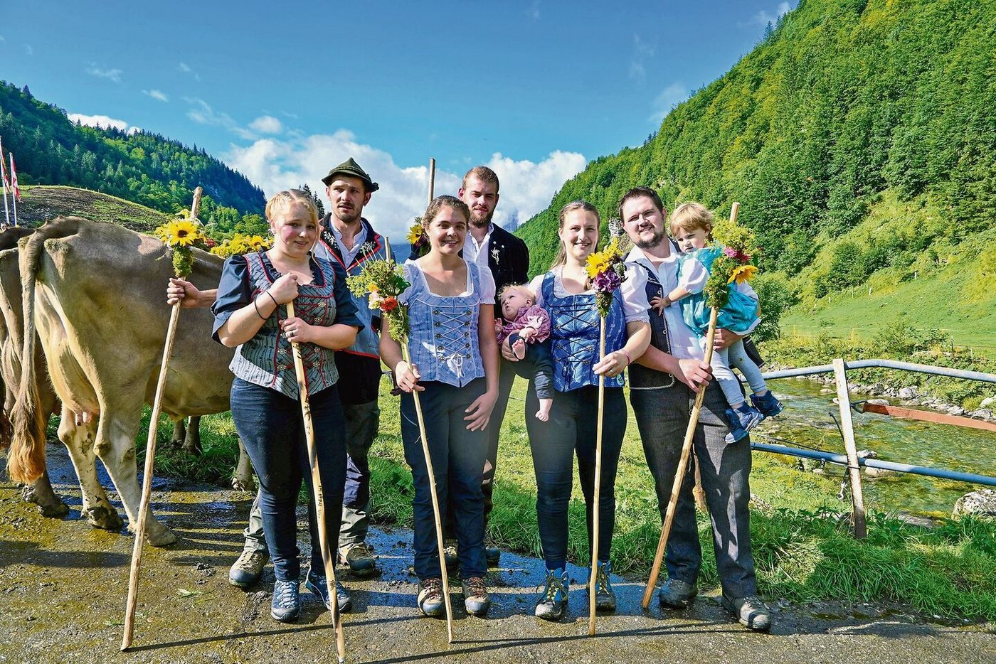 Das Team: Daniela Bergmann, René Niederberger, Sabrina Reichenbach, Dan Winkler, Maya & Fredy Zbinden, Noemi & Mia.