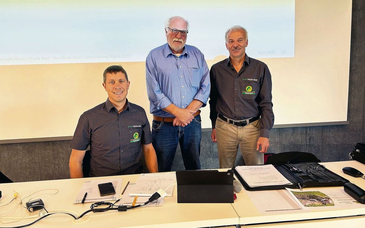 Romain Beuret (Vizepräsident), Claude-Alain Gebhard (Präsident) und Geschäftsführer Heinz Herzog (v. l.) leiteten durch die Tagung.