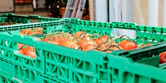 Ein neues Bestellsystem mache u. a. weniger Zwischenlagerungen nötig, sagte Coop und wollte von den Kosteneinsparungen profitieren.