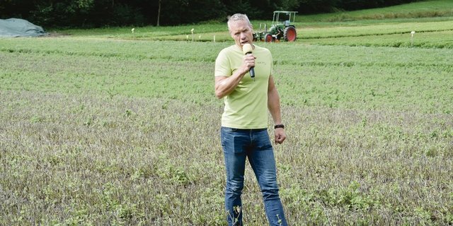 «Man wird zwar nicht reich vom Kräuteranbau, aber man kann davon leben.»Ernst Flückiger baut seit 33 Jahren Bio-Kräuter auf dem Fallernhof in Rüttenen SO an.