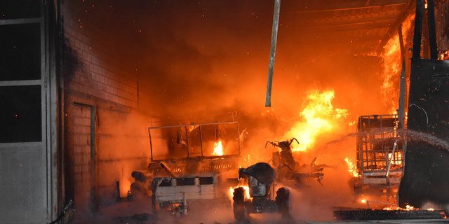 In der Halle wurden unter anderem Maschinen und Heuballen aufbewahrt. (Bild Kapo LU)