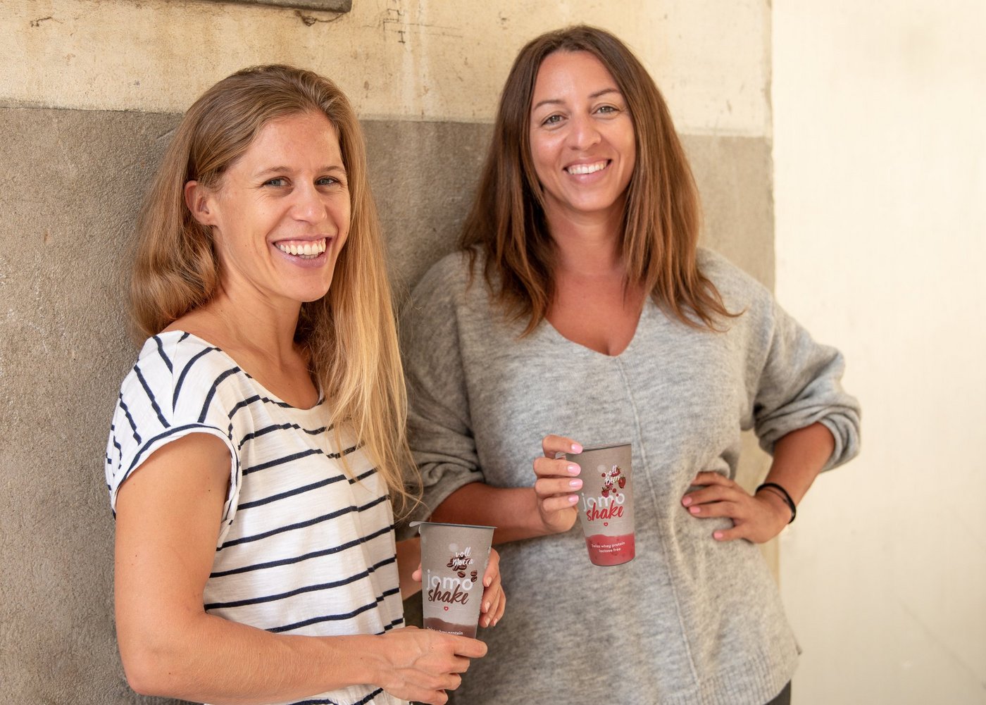 Doris Erne und Janice Spiess wollen mit ihren Shakes einen Beitrag gegen Foodwaste leisten. (Bild Andreas Eberhard)