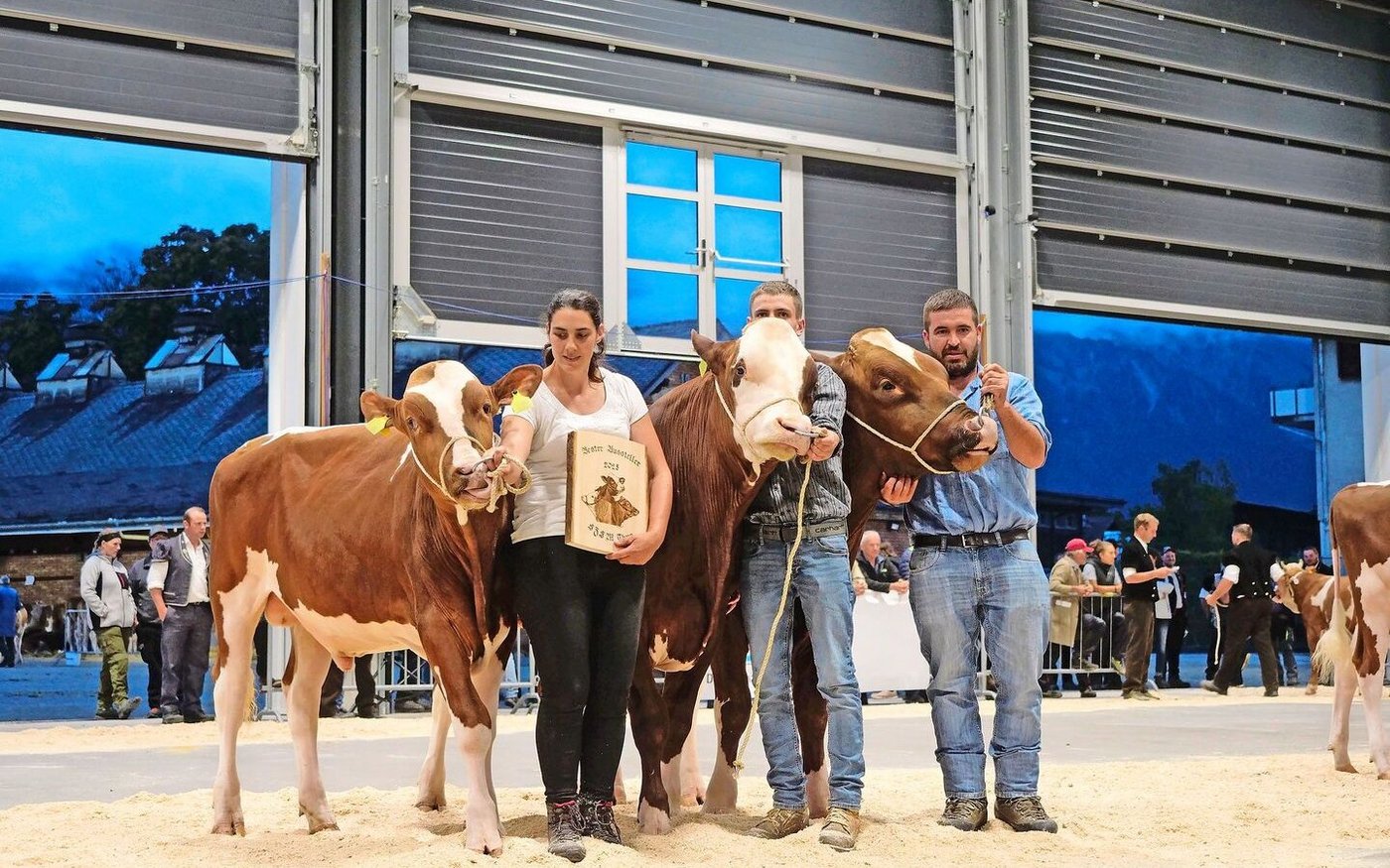 Bester Aussteller am Thuner Stierenmarkt 2025: Bruno und Sandra Beyeler aus Plaffeien.