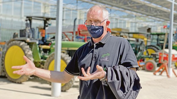 Gemüseproduzent Thomas Käser war einer von 30 Betriebsleitern, der seinen Betrieb für den ersten Tag der offenen Obst- und Gemüsegärten öffnete.(Bild jw)