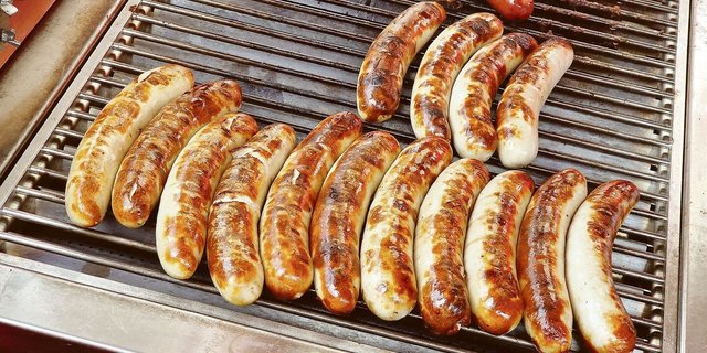 In den Würsten ist Bock Bänz einfacher zu händeln als vorher auf der Weide.