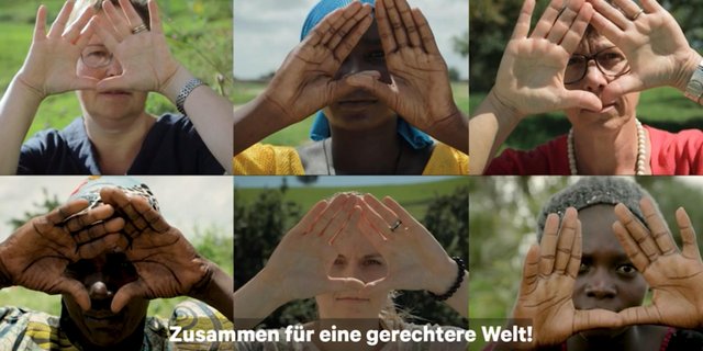 Bäuerinnen aus der Schweiz und Bäuerinnen weltweit zeigen sich solidarisch untereinander. Der Internationale Tag der Landfrau, am 15. Oktober, wurde genutzt, um gemeinsam auf fehlende Rechte aufmerksam zu machen. (Videostill Swissaid)