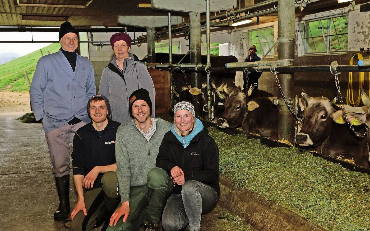Sepp und Karin Knellwolf (hinten) mit Thomas und Andreas Knellwolf und Claudia Zurbuchen, Freundin von Andreas Knellwolf. 