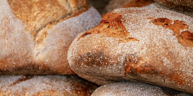 100 Prozent Schweizer Biomehl für die Brote übertrifft die Anforderungen der Schweizer Bio-Knospe. Diese verlangt mindestens 90 Prozent Rohstoffe aus der Schweiz. (Bild Pixabay)