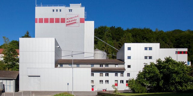 Die Knecht Mühle ist eine bedeutende Mehlmühle und Getreidesammelstelle. (Bild zVg)