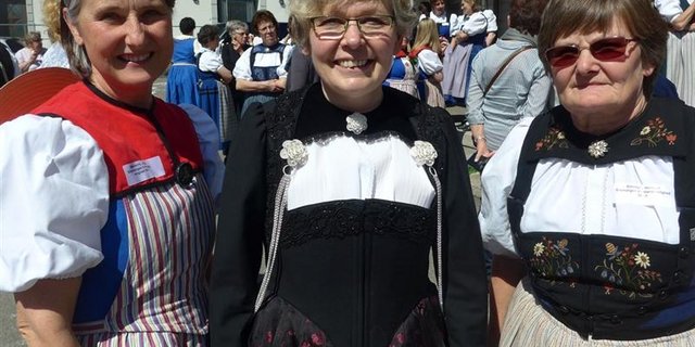 Christine Bühler (Bildmitte) mit Kolleginnen an der Delegiertenversammlung 2016 des SBLV. (Bild akr)