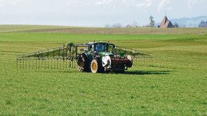 Seit dem 1. Januar gilt im Thurgau die Schleppschlauch-Pflicht für das Ausbringen von flüssigem Hofdünger.