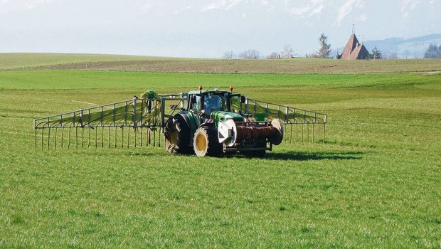 Seit dem 1. Januar gilt im Thurgau die Schleppschlauch-Pflicht für das Ausbringen von flüssigem Hofdünger.