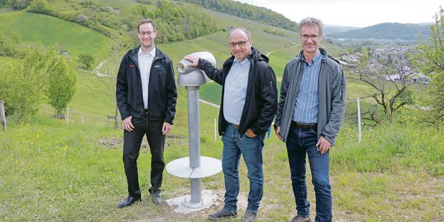 (V. l. n. r.): BVA-Präsident Christoph Hagenbuch, Landwirtschaftsdirektor Markus Dieth und Matthias Müller, Landwirtschaft Aargau, unterwegs auf dem Buurelandweg. (Bild Ruth Aerni)