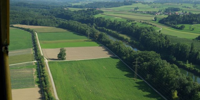 Das «Bauprojekt 2014» zum Hochwasserschutz  an der Thur zwischen Bürglen und Weinfelden ist in bäuerlichen Kreisen sehr umstritten. Landwirte wehren sich gegen eine ökologische Aufwertungen des Uferbereichs.(Bild zVg