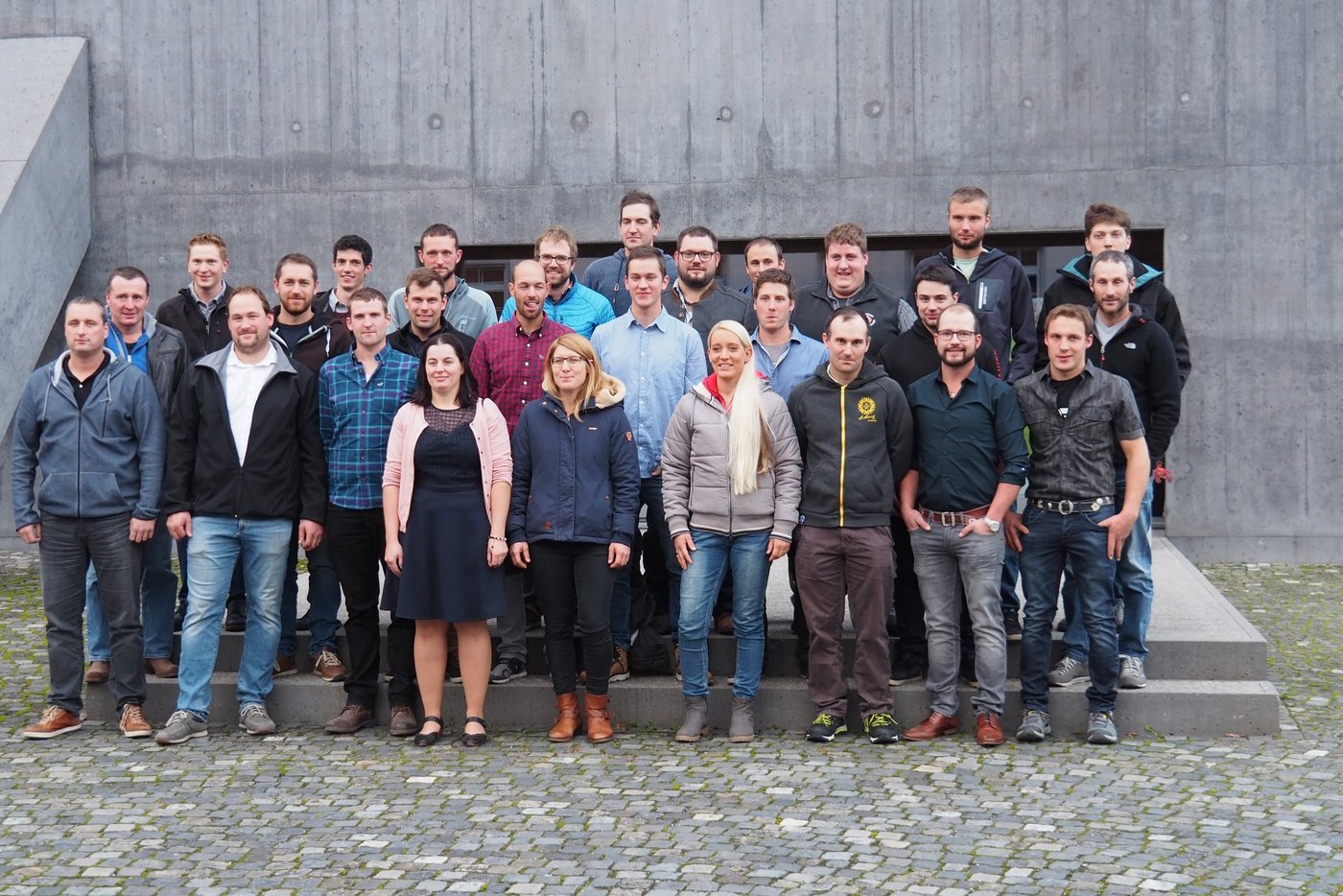 Diese Landwirtinnen und Landwirte haben dieses oder im vergangenen Jahr am Plantahof die Ausbildung zum landwirtschaftlichen Betriebsleiter mit Erfolg abgeschlossen. (Bilder Christian Weber)