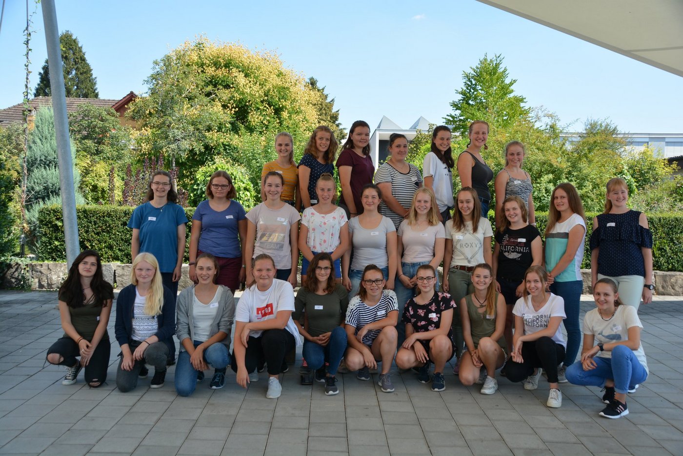 Diese 28 jungen Frauen nehmen das Agriprakti-Zwischenjahr in Angriff. (Bild lae)