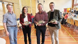 Der Gastgeber Marc P Der Gastgeber Marc Peter sorgte mit seinen Referenten Marionna Schlatter, Urs Wegmann und Peter Grünenfelder für eine spannende und kontroverse Wintertagung (v. l.).