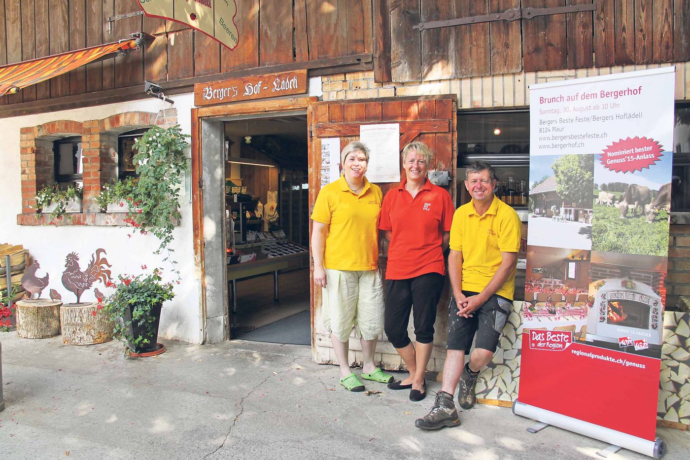 Jana Berger umrahmt von Schwager Felix Berger und dessen Frau Nicole. (Bilder Margreth Rinderknecht/zVg)