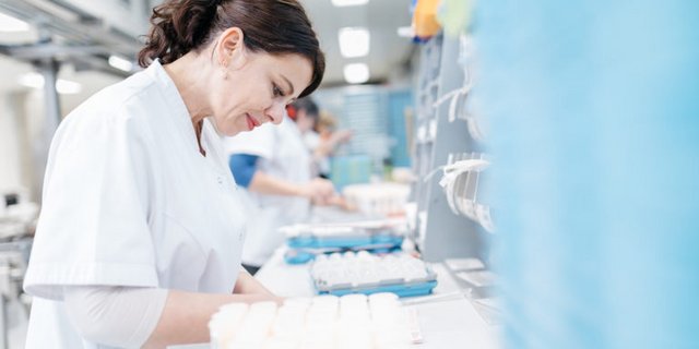 Milchanalytik bei Suisselab: Der Bund ist nicht zufrieden mit der Abrechnung. (Bild Suisselab)