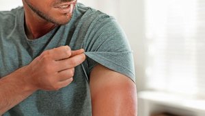 Ein Sonnenbrand ist Ein Sonnenbrand ist nicht nur einfach lästig. Er sollte daher möglichst vermieden werden.