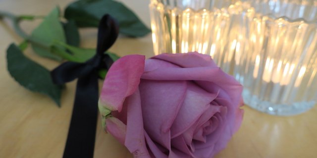 Oftmals bleibt für die Trauer wenig Zeit: Pflichten und ganz viel Administration warten auf die Hinterbliebenen. (Bild et)