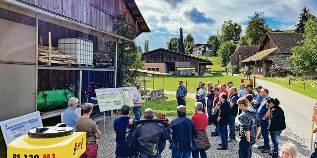 Themen wie Zuckerrübenanbau und die Umsetzung der parlamentarischen Initiative standen im Mittelpunkt der Liebegger Herbsttagung bei Andrea und Lukas Gautschi.