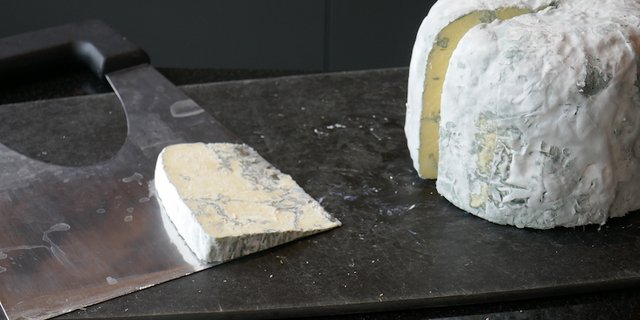 Blauschimmelkäse: Hier ist Schimmel erwünscht. (Bilder mn)