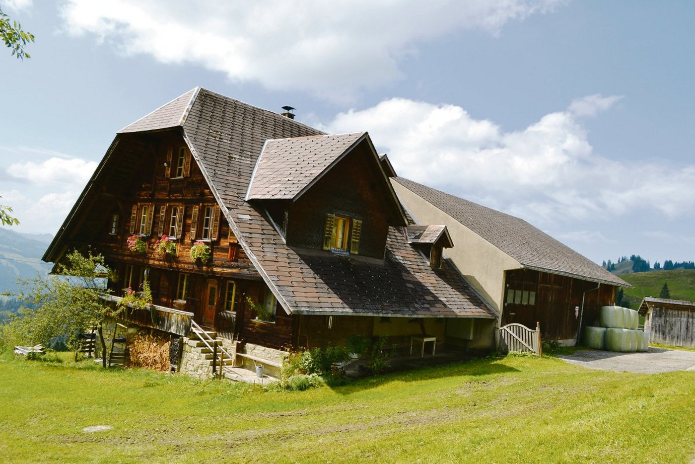 Hat es im Bauernhaus zwei Wohnungen, wird meistens der obere Stock von den Eltern bewohnt. Was passiert aber mit dieser Wohnung, wenn die Eltern ins Altersheim müssen?(Bild Peter Fankhauser)