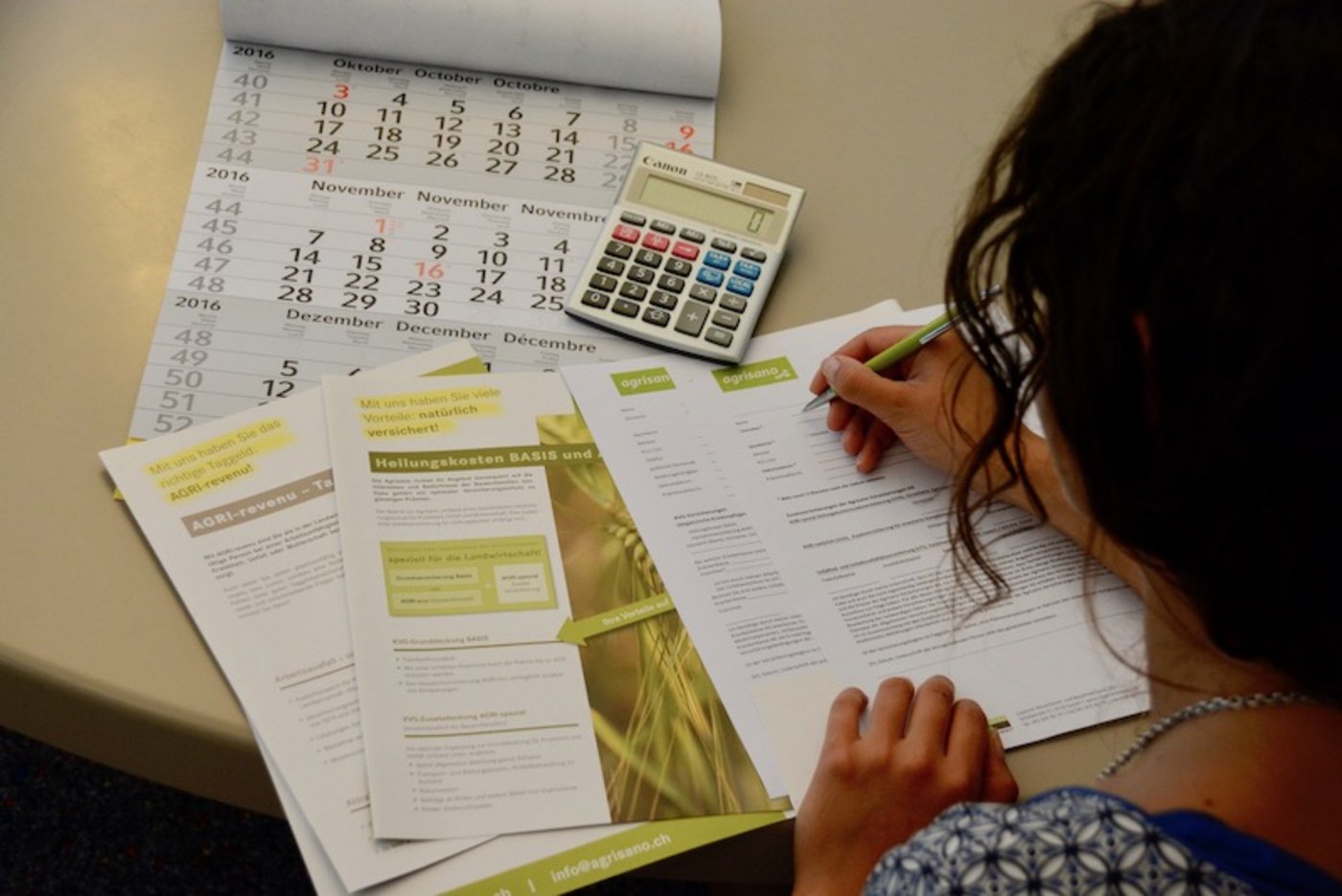 Der Sozialversicherungsschutz soll nicht warten müssen. Gleich drei Motionen wollen ihn auch ohne  AP 22+ einführen. (Symbolbild BauZ)