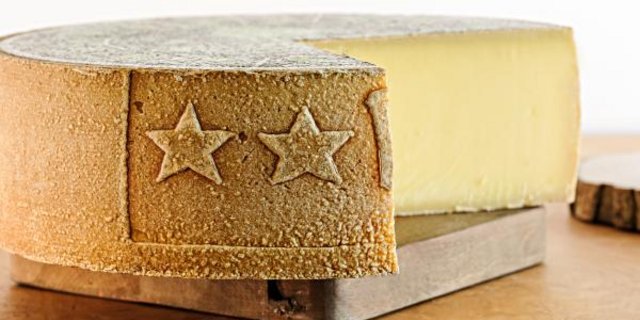 Nationalrat Nicolet sieht Widersprüche im System der Verkäsungszulagen und hat daher im September eine Motion eingereicht. (Bild Emmi)