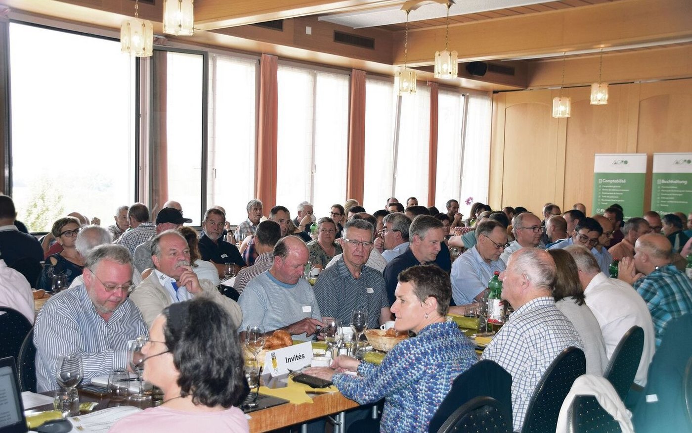 Voller Saal an der Generalversammlung des Freiburgischen Bauernverbands im Restaurant Alpenrose in Alterswil.