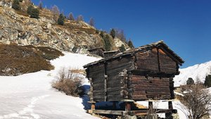 Gebaut, genutzt, ver Gebaut, genutzt, verlassen, verlottert. Das ist das Schicksal mancher Hütte. Was macht man damit? Lässt man sie zerfallen? Baut man sie um? Ein Unterfangen im gesetzgeberischen Graubereich.