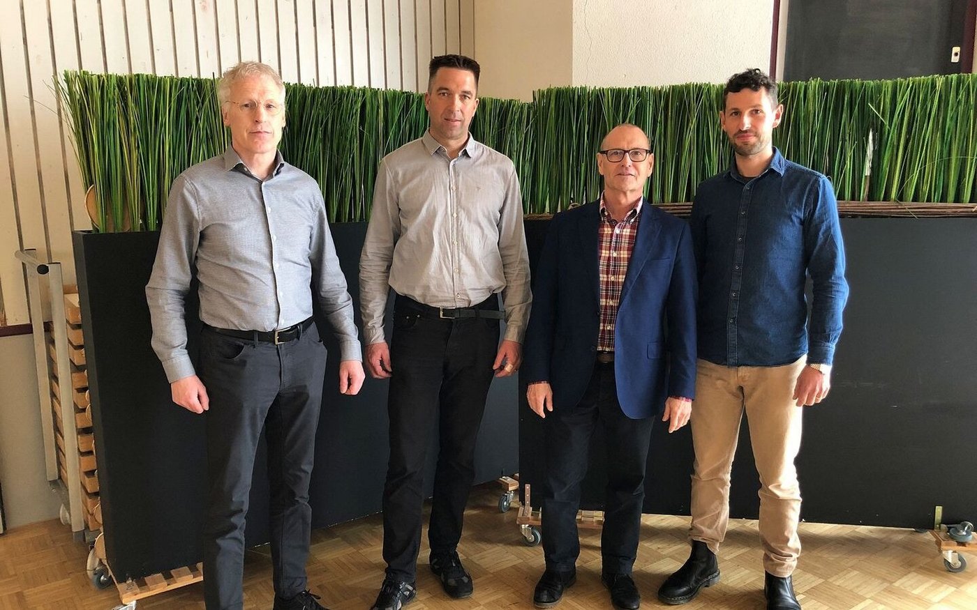 Fritz Gerber und Kilian Zwick vom Verein «Nichts zu melden» mit Bernard Belk und Johannes Hunkeler vom Bundesamt für Landwirtschaft (BLW). 