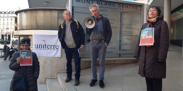 Uniterre informierte vor dem Gebäude der Handelsgesellschaft Olam International in Genf. (Bild zVg)