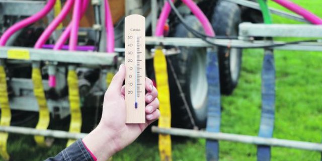 Stimmt die durchschnittliche Tagestemperatur? Die müsse während sieben Tagen mindestens fünf Grad betragen, sonst riskieren Bauern Bussen, wenn sie  güllen. (Symbolbild Ruth Aerni)