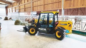 Seit 2022 können Lan Seit 2022 können Landwirte, die sich für den Kauf eines E-Hofladers entscheiden, Förderbeiträge von der Stiftung Klik erhalten. Nun gilt dies auch für E-Baufahrzeuge. Aufgepasst: Vor dem Kauf muss der Antrag gestellt werden.