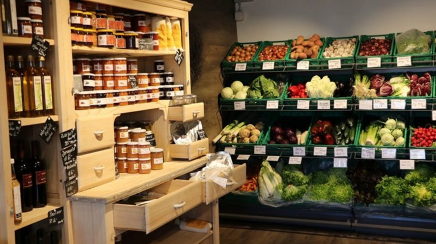 Personen, die in ländlichem Gebiet leben, kaufen öfter auf dem Bauernhof ein als die städtische Bevölkerung. (Bild BauZ)