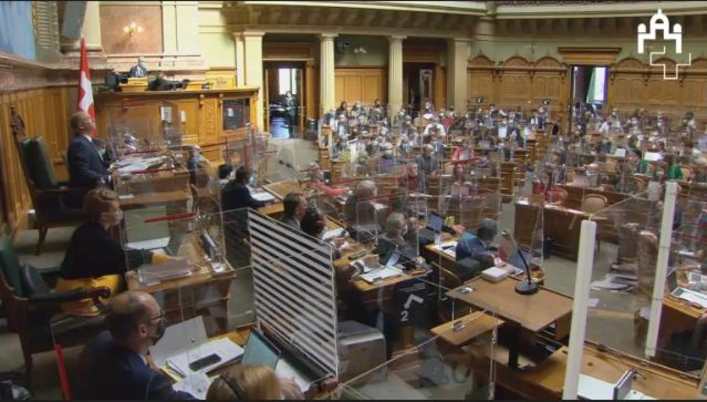 Die Wirtschaftskommission des Nationalrats debattierte in der Sondersession über die Motion Munz und die Parlamentarische Initiative «Stopp dem ruinösen Preisdumping (...)», welche vorsehen, den Einzelkulturbeitrag für Zuckerrüben bei 2100 Franken pro Hektare und Jahr zu belassen. Diese Motion wurde nun im Nationalrat angenommen. (Bild Screenshot) 