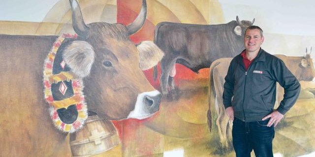 Martin Rust, Vizedirektor von Braunvieh Schweiz, setzt sich stark für die braune Rasse ein. (Bild Peter Fankhauser)