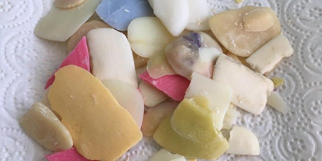 Seife kommt aktuell besonders häufig zum Einsatz – entsprechend schnell schrumpfen die Stücke auf eine unpraktische Grösse zusammen. (Bilder jsc)